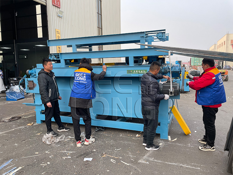 GEELONG a exporté une ligne de machines d'épluchage de placage entièrement automatique de 8 pieds